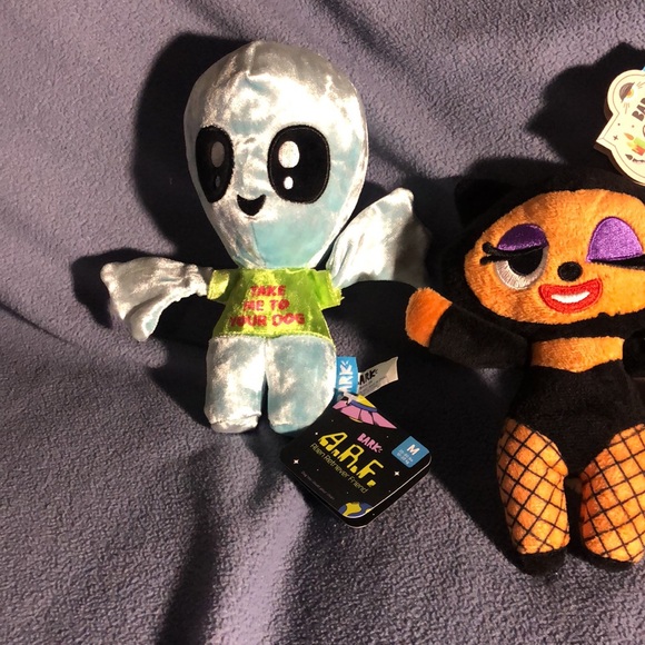 Lot of small dodgy chews - Picture 2 of 3